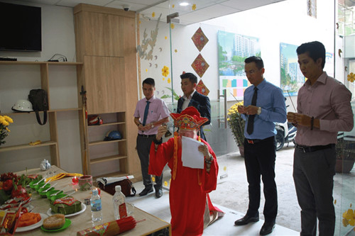 Văn hóa khai trương, mở hàng năm mới